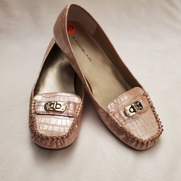 Bandolino Shoes - Bandolino Pink Frosted Croc Loafer NWOT Sz 9.5 M
